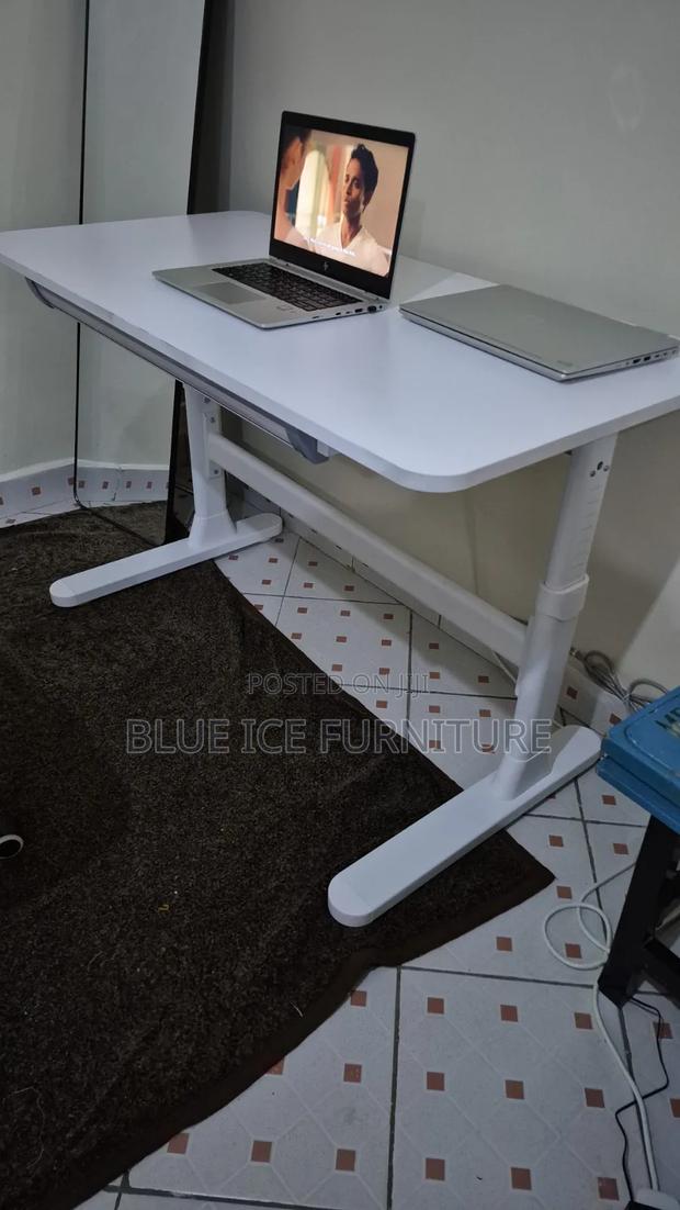 Modern Adjustable Manual Table - thumbnail 3