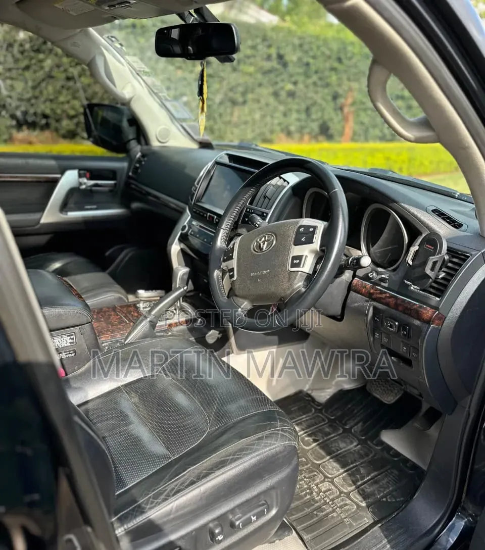 Toyota Land Cruiser Prado 2012