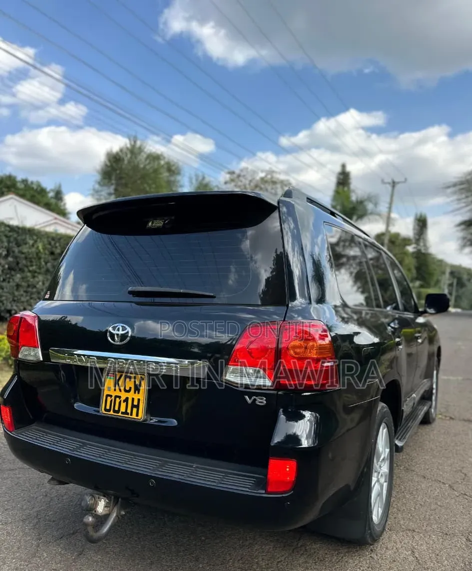 Toyota Land Cruiser Prado 2012