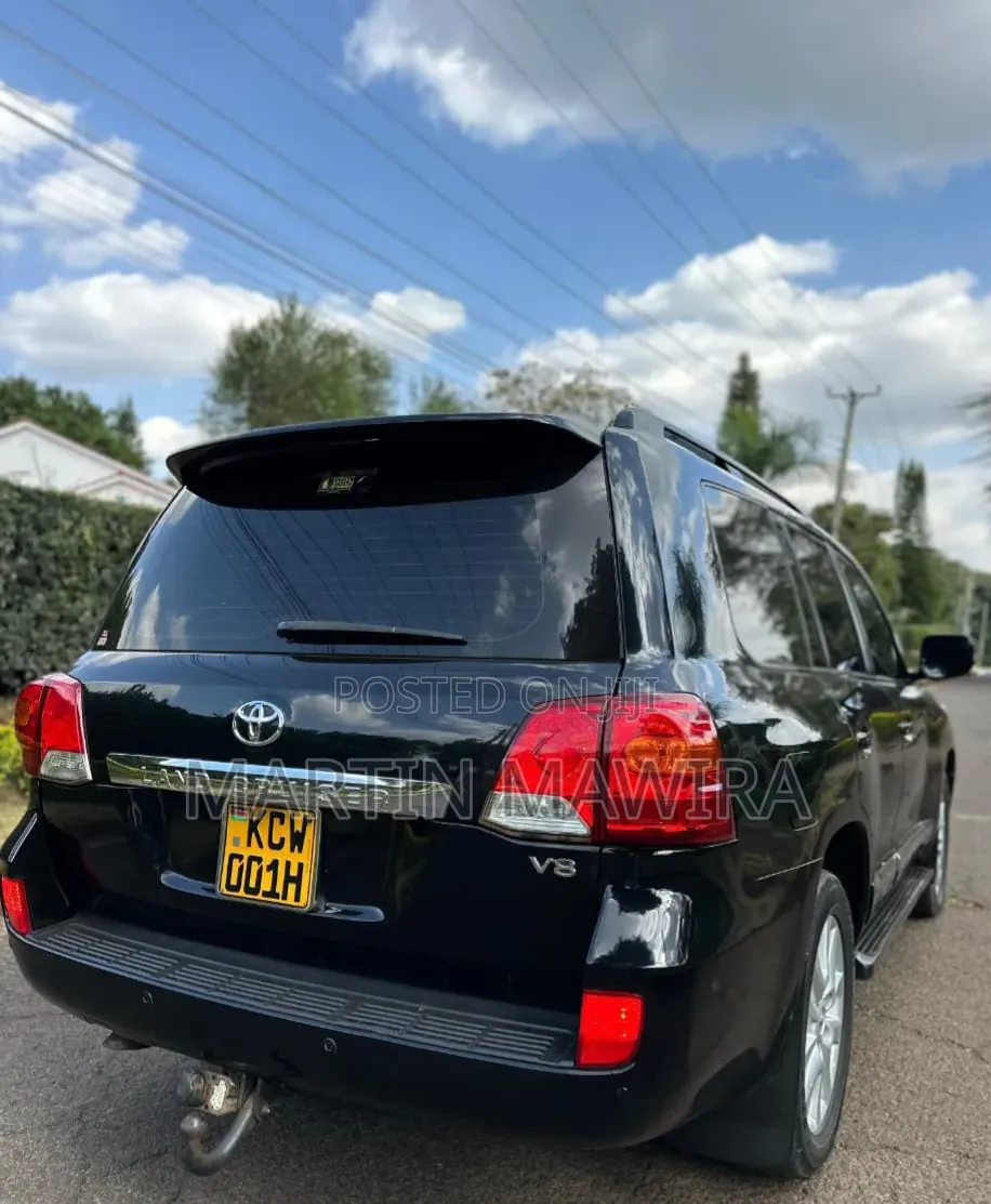 Toyota Land Cruiser Prado 2012