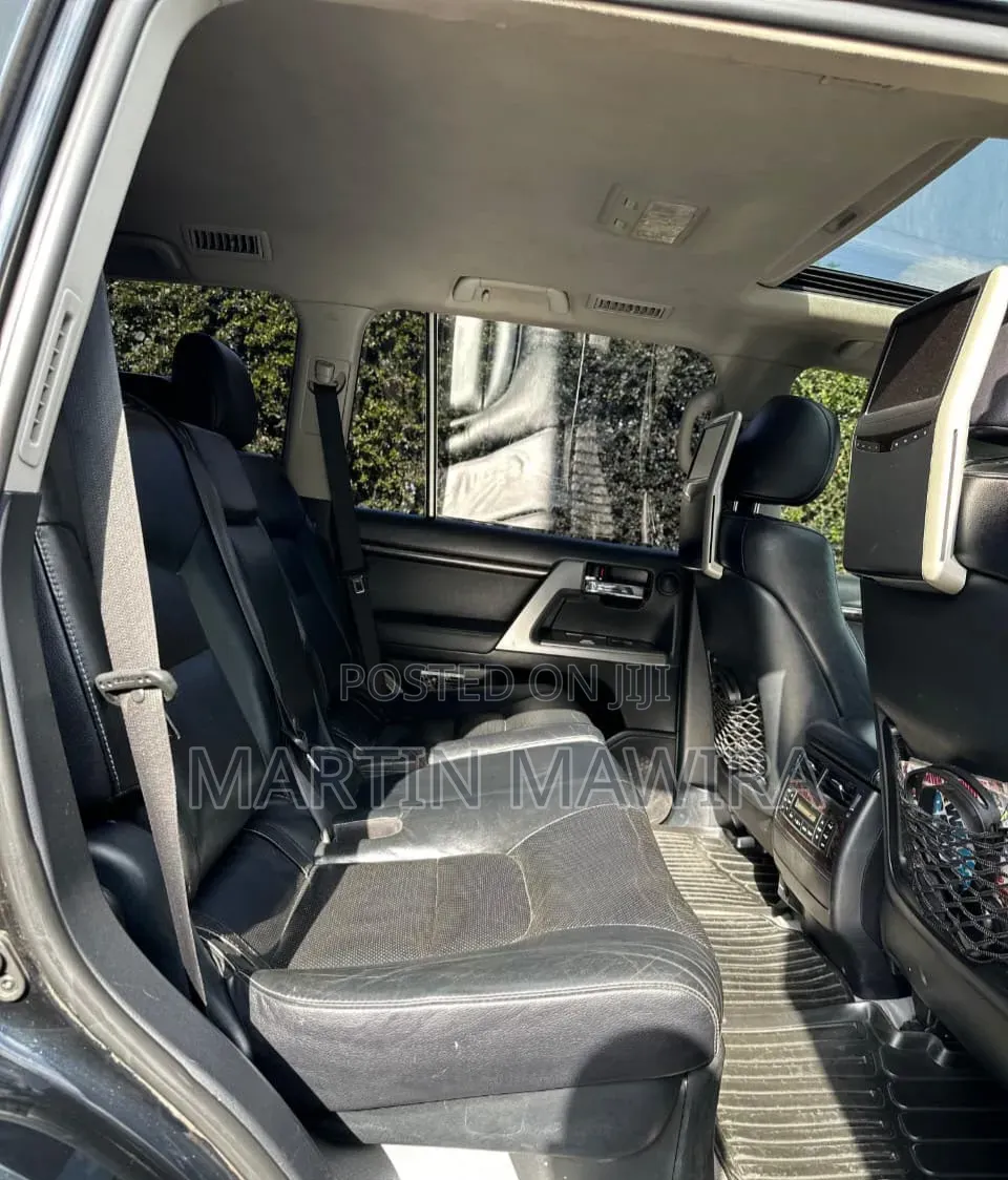 Toyota Land Cruiser Prado 2012