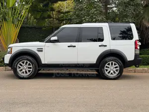 Land Rover Lr4 Base AWD 2013 White