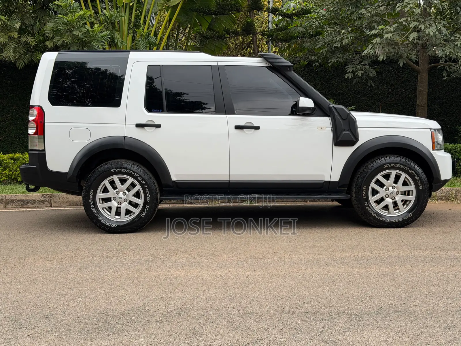 Land Rover Lr4 Base AWD 2013 White