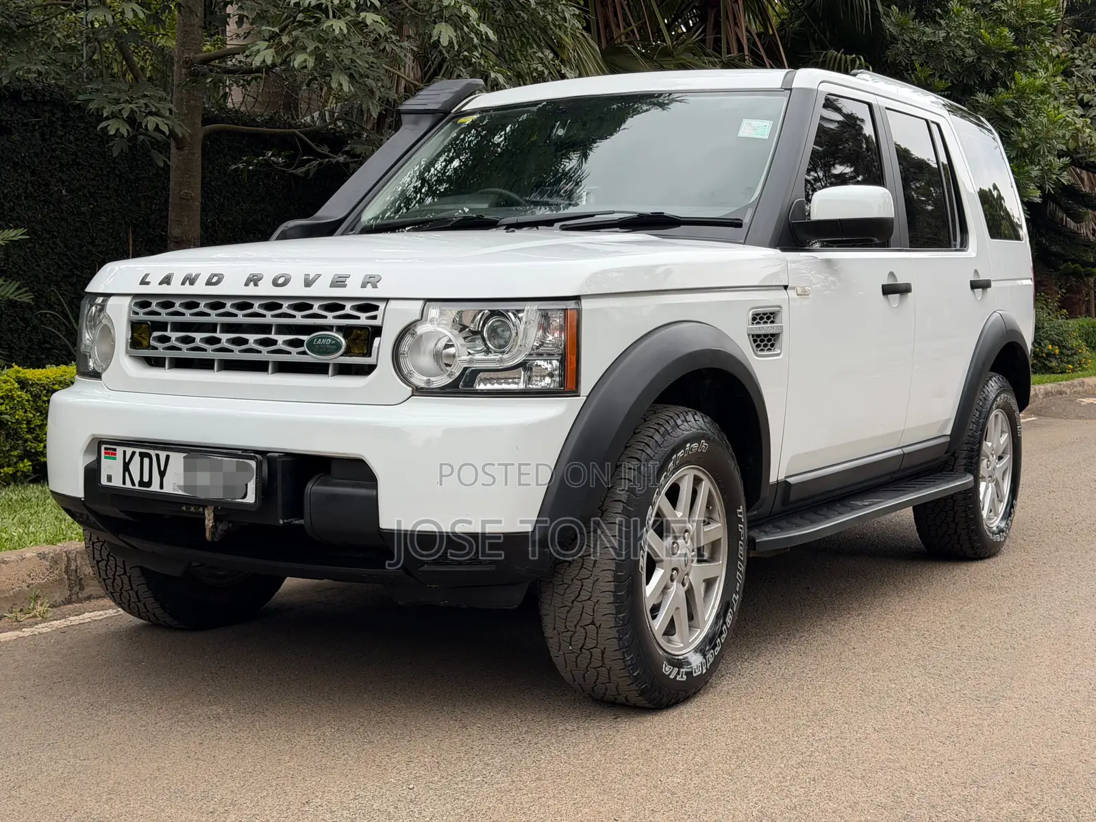 Land Rover Lr4 Base AWD 2013 White
