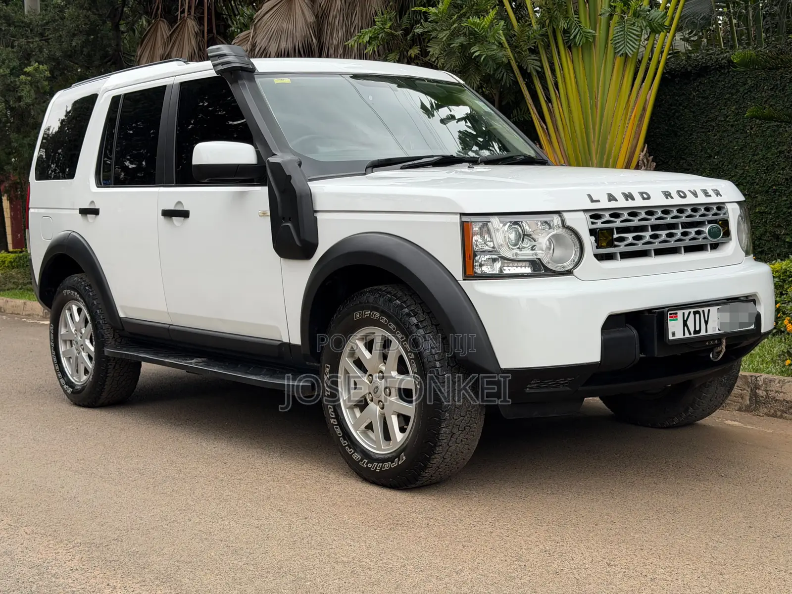 Land Rover Lr4 Base AWD 2013 White