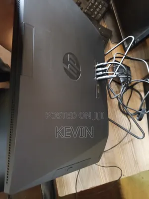 Desktop Computer HP 200 G4 22 All-in-One 4GB Intel Pentium SSD 1T