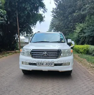 Toyota Land Cruiser 4.6 V8 ZX 2011 White