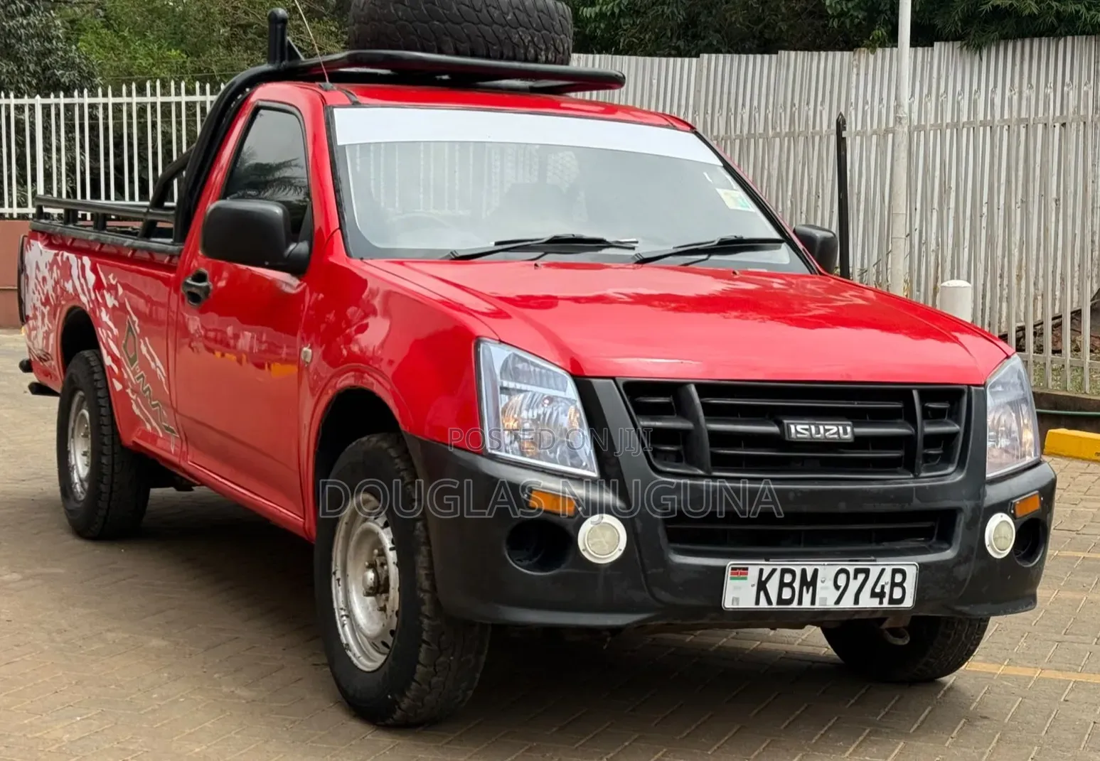 Isuzu D-MAX 2010 Red