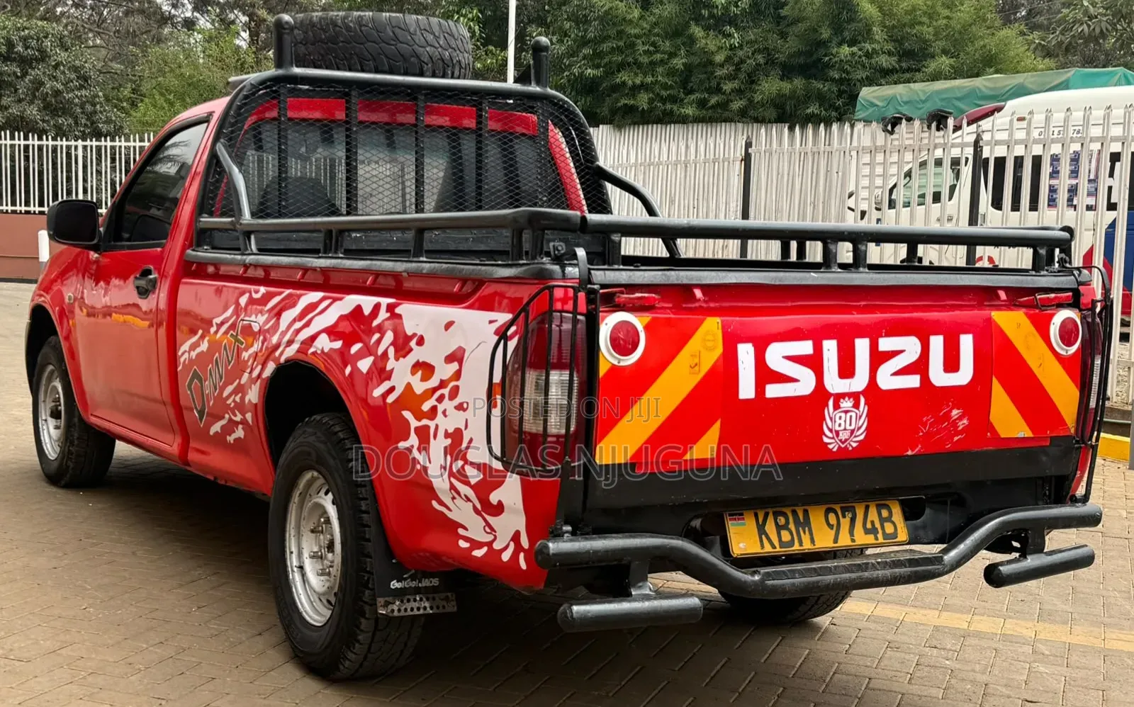 Isuzu D-MAX 2010 Red