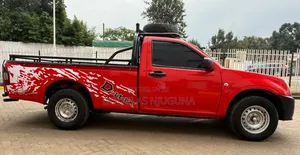 Isuzu D-MAX 2010 Red
