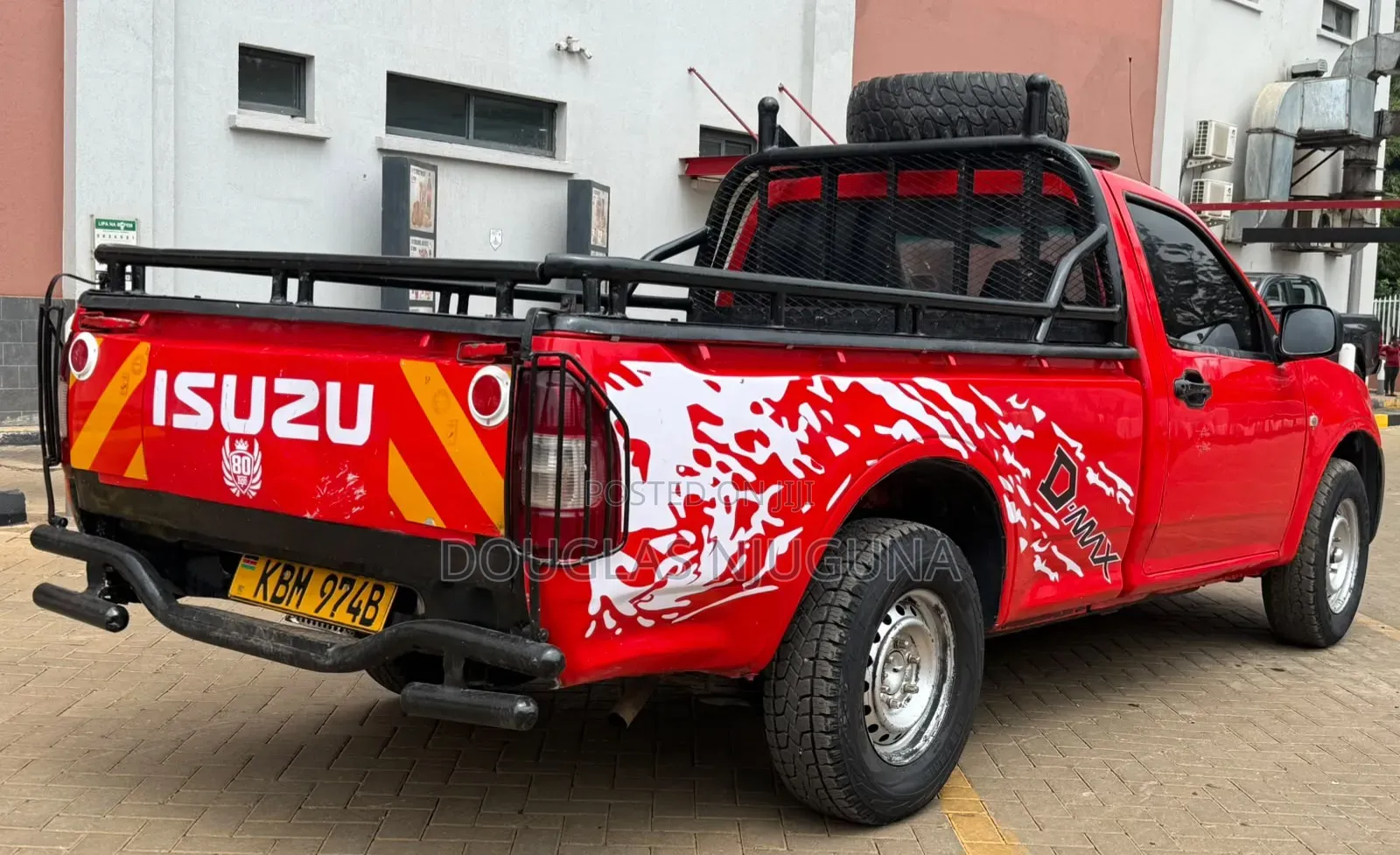 Isuzu D-MAX 2010 Red