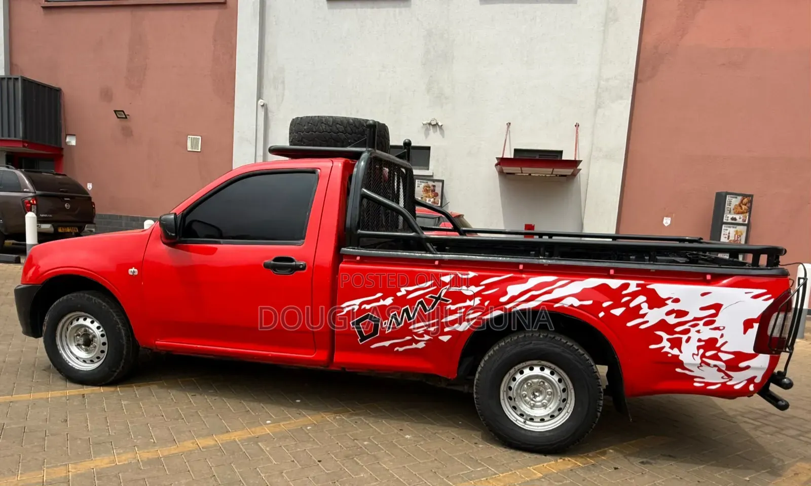Isuzu D-MAX 2010 Red