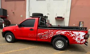 Isuzu D-MAX 2010 Red