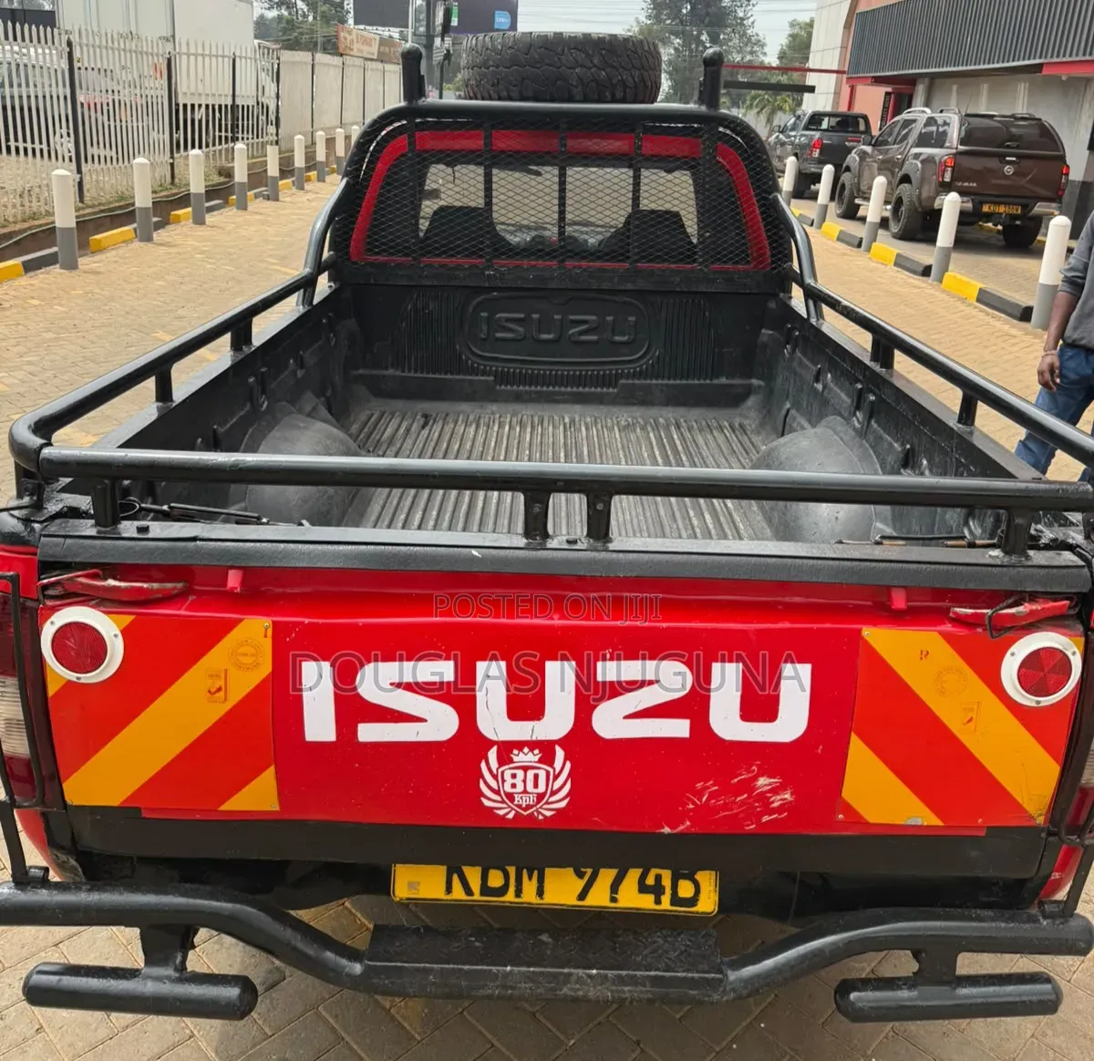 Isuzu D-MAX 2010 Red