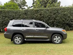 Toyota Land Cruiser 4.6 V8 ZX 2012 Gray