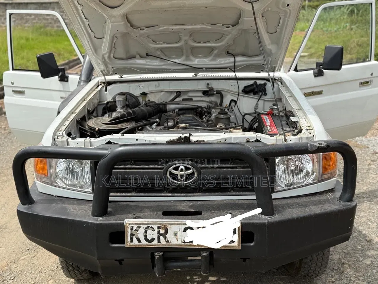 Toyota Land Cruiser 2009 White