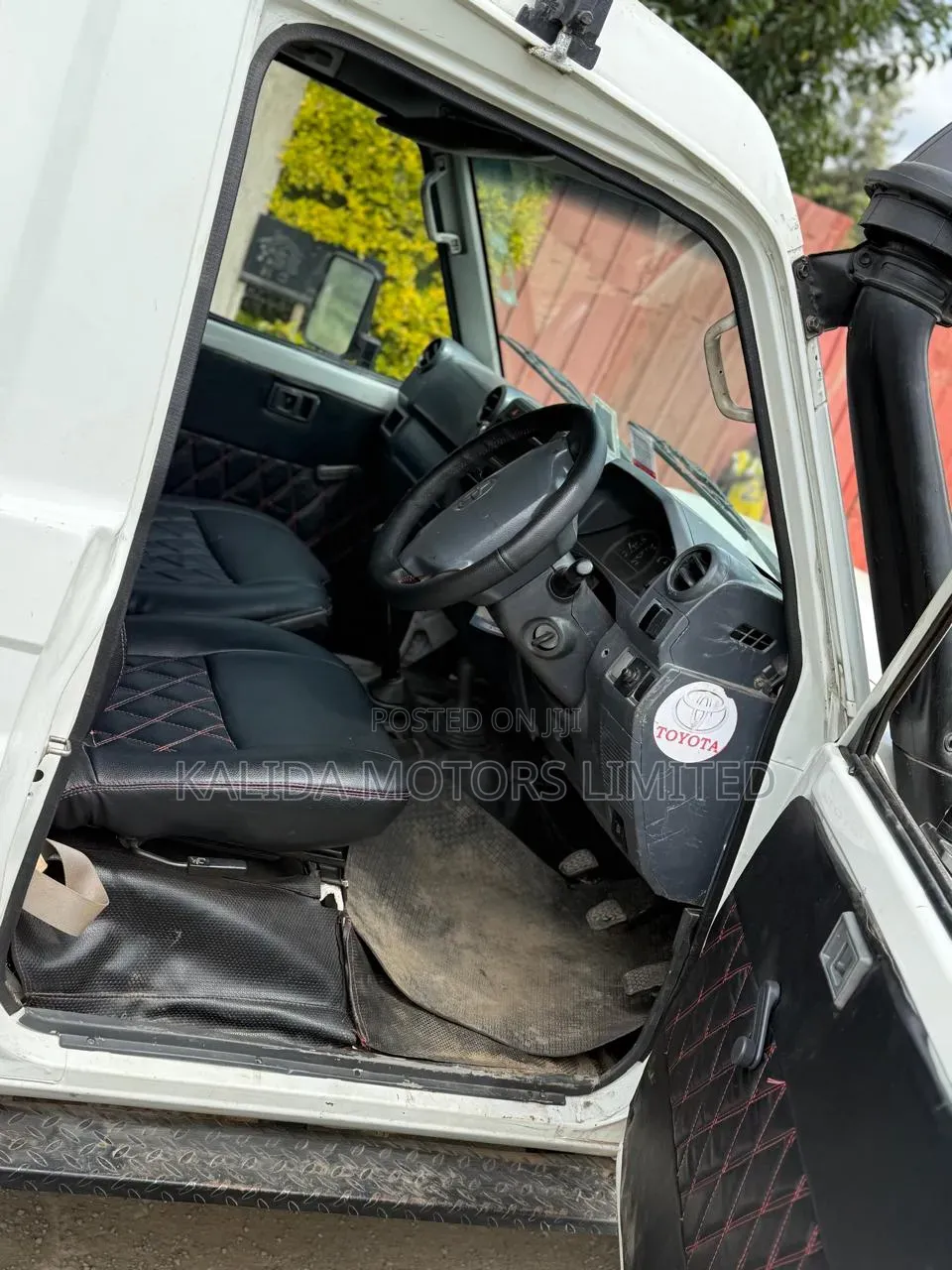 Toyota Land Cruiser 2009 White