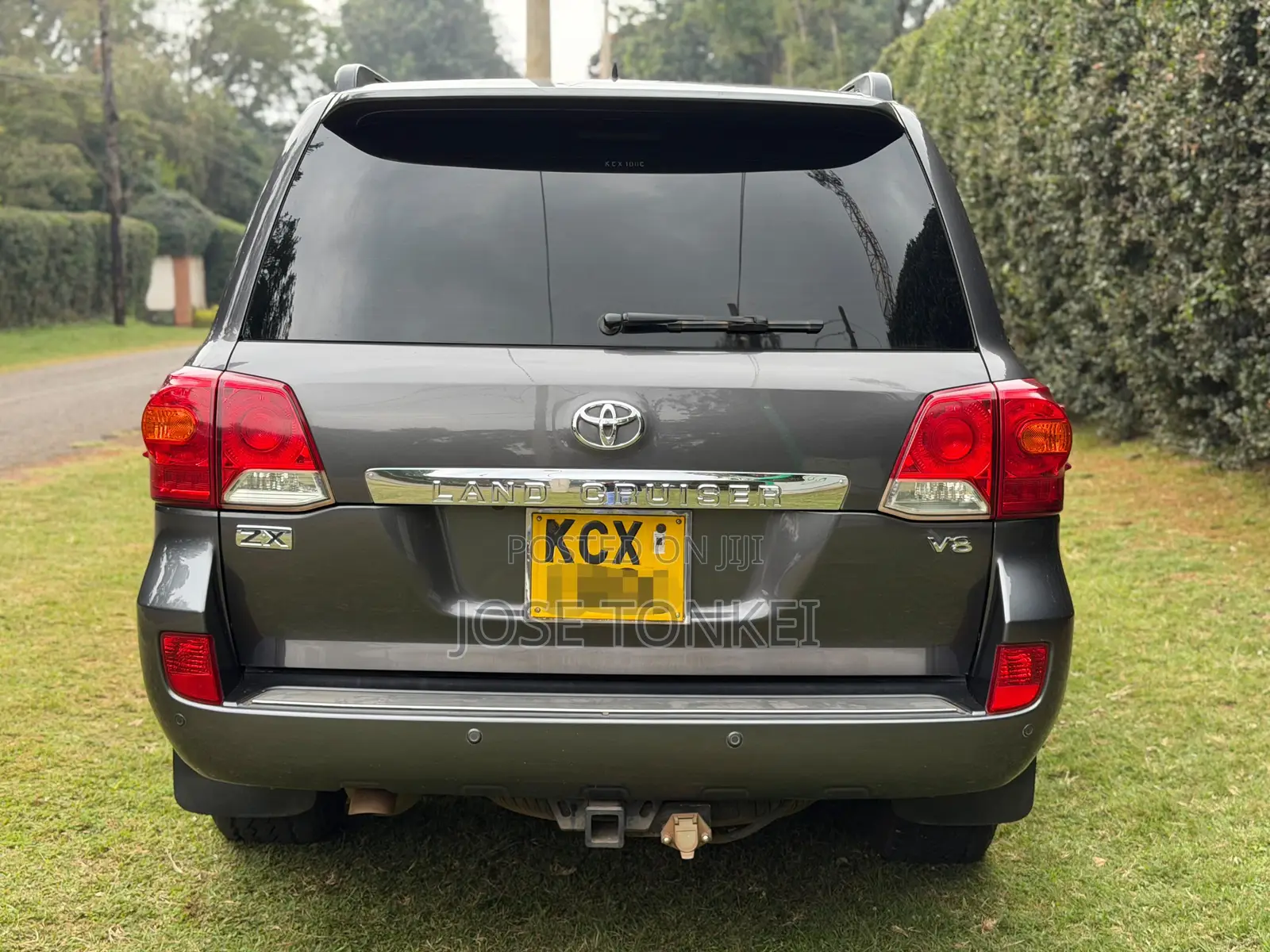Toyota Land Cruiser 4.6 V8 ZX 2012 Gray