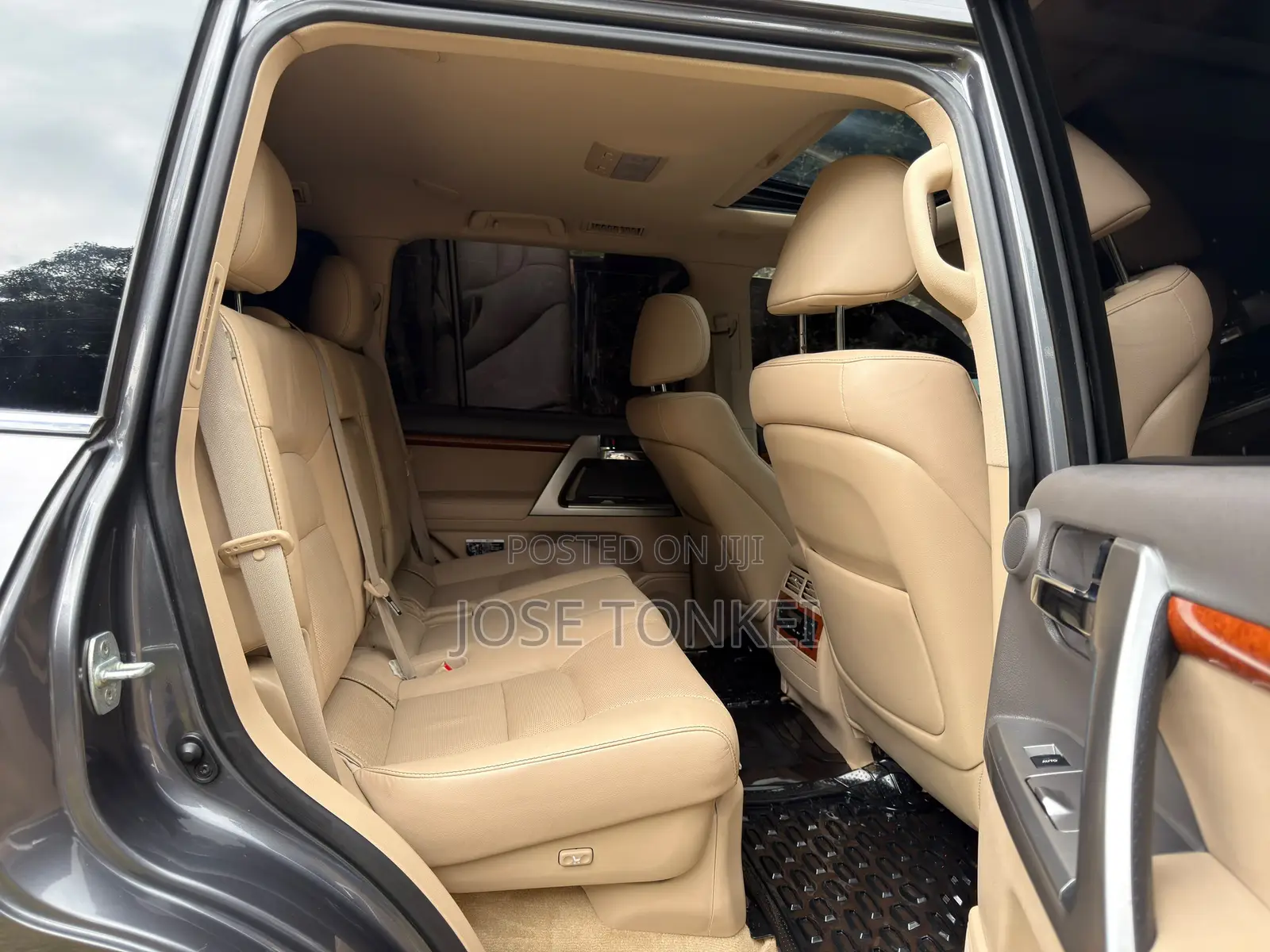 Toyota Land Cruiser 4.6 V8 ZX 2012 Gray