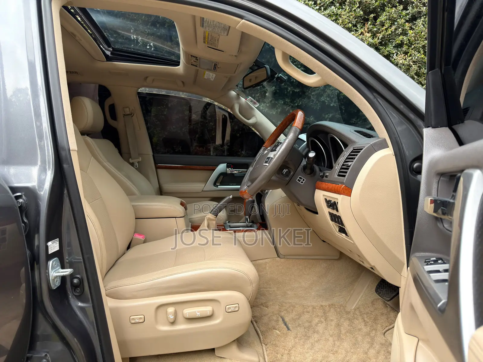 Toyota Land Cruiser 4.6 V8 ZX 2012 Gray