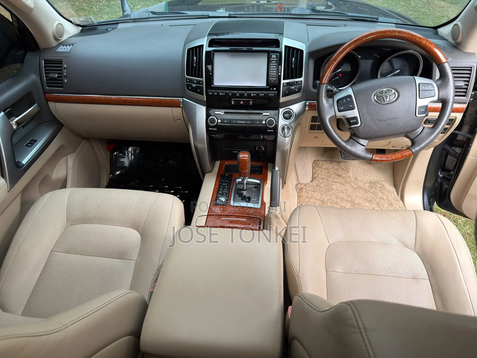 Toyota Land Cruiser 4.6 V8 ZX 2012 Gray