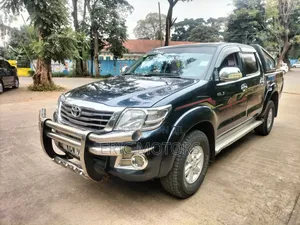 Toyota Hilux 2012 Blue