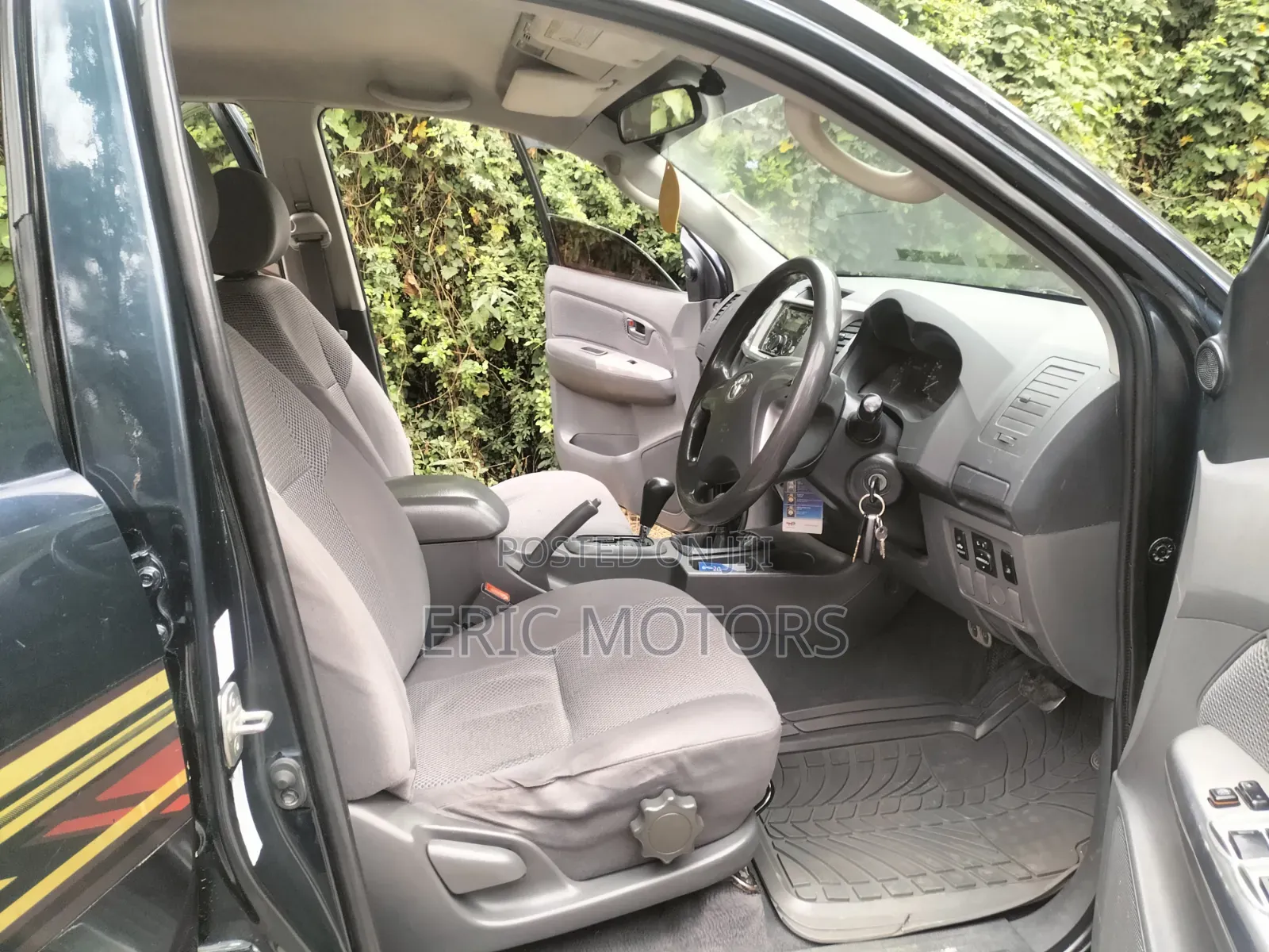Toyota Hilux 2012 Blue