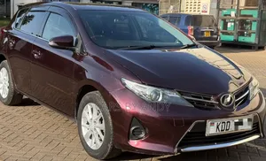 Toyota Auris 2014 Burgundy