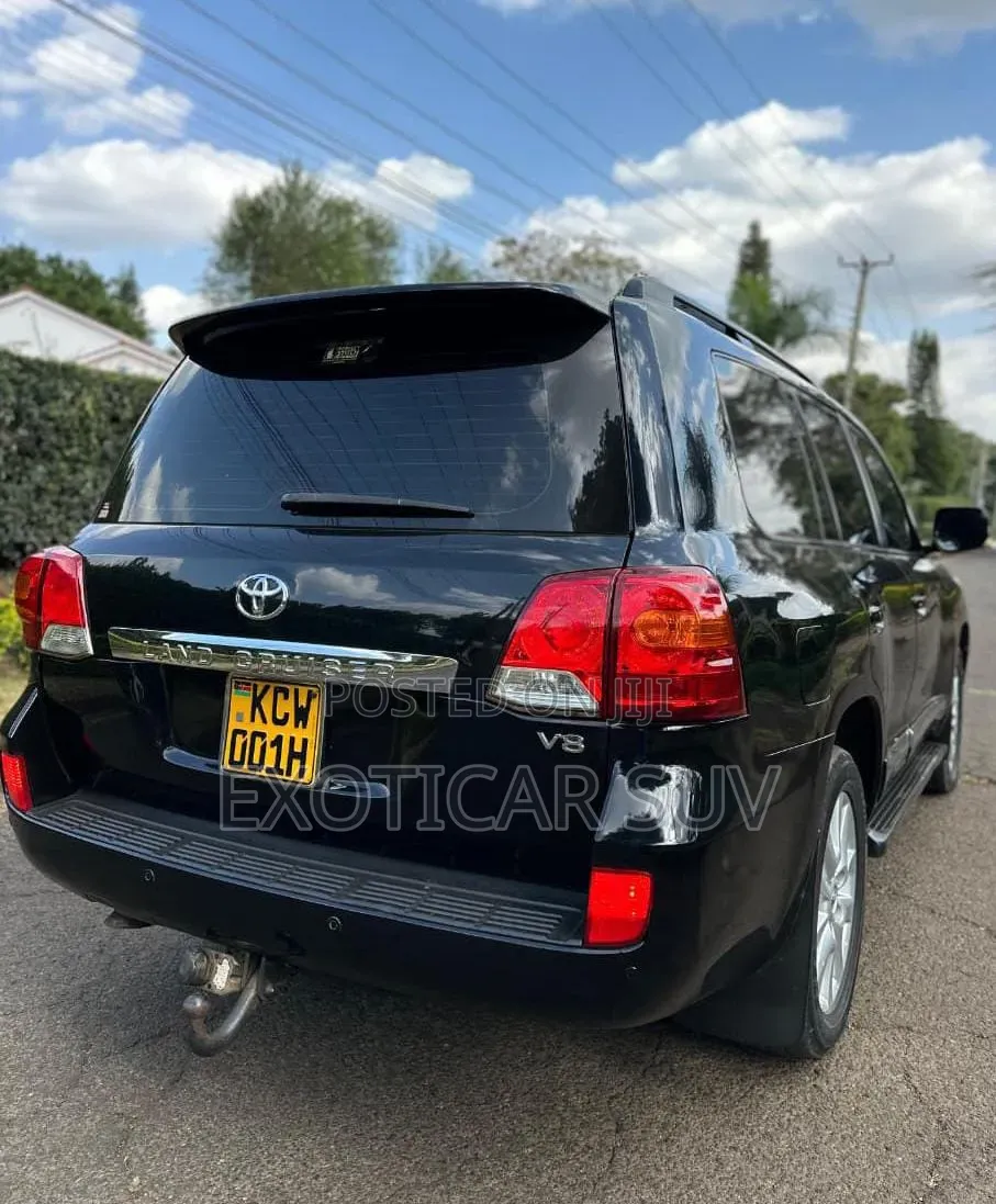 Toyota Land Cruiser 4.5 V8 GX-R 2012
