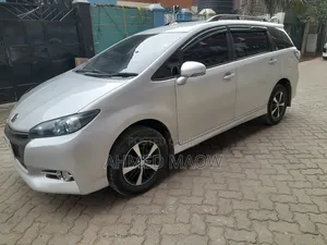 Toyota Wish 2014 Silver