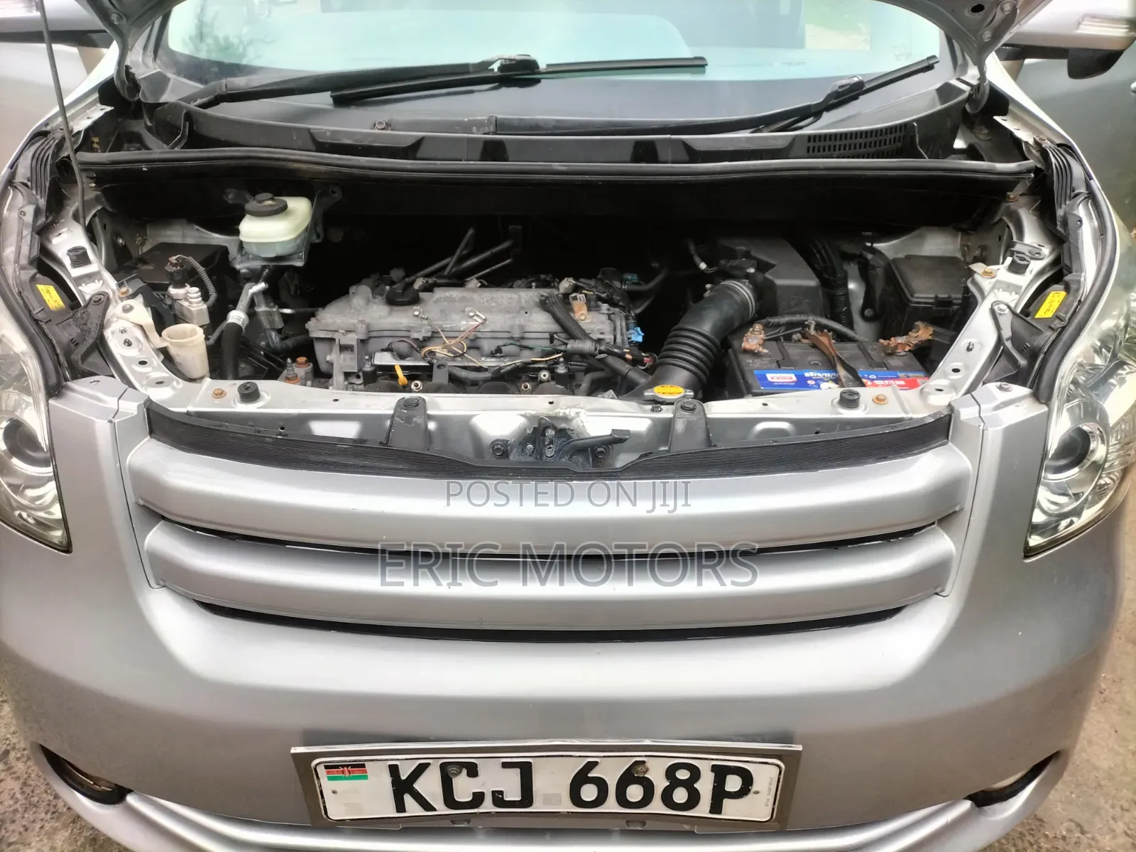 Toyota Noah 2009 Silver