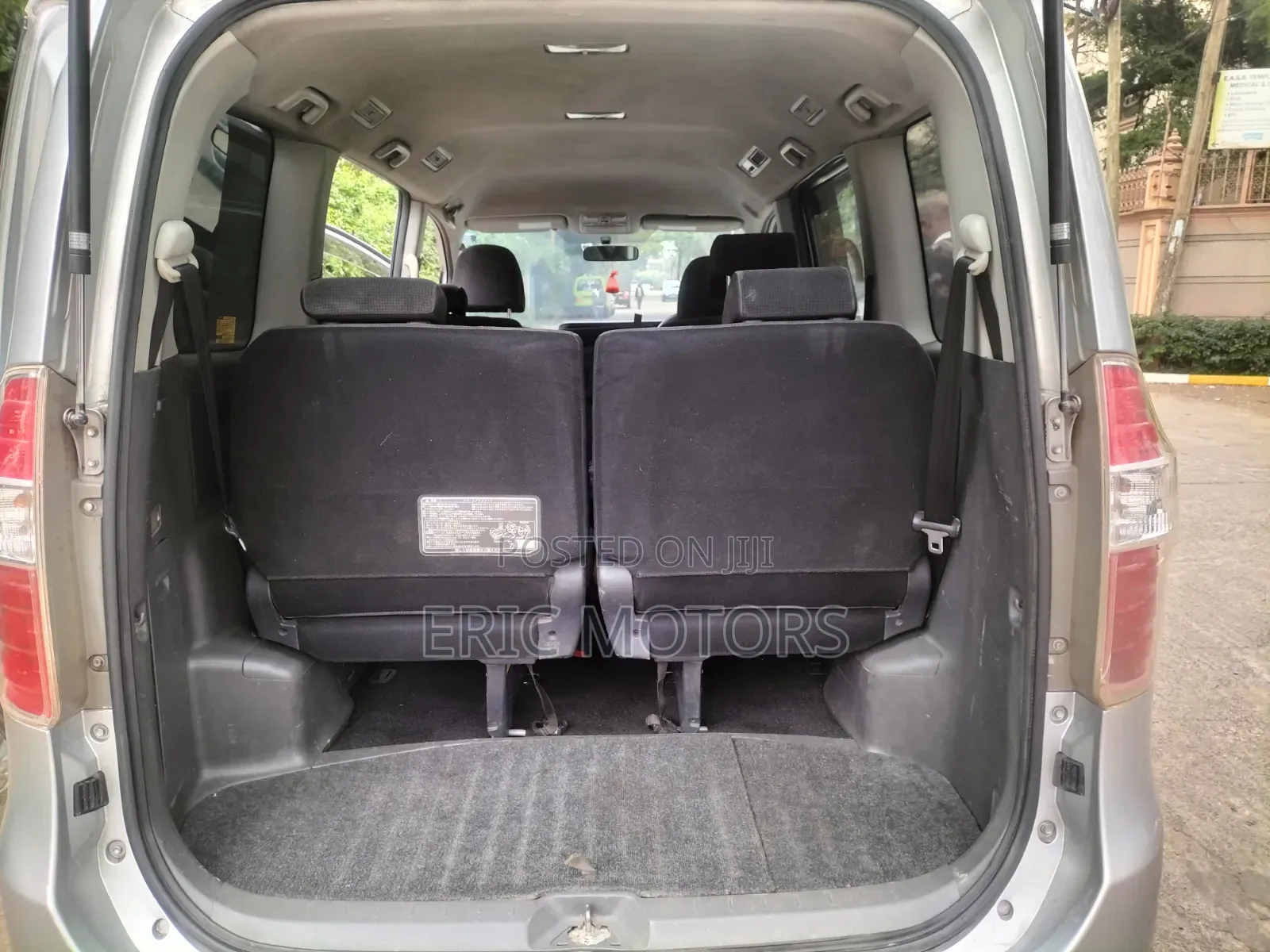 Toyota Noah 2009 Silver