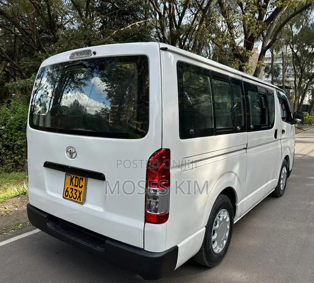 Toyota HiAce 2015 White - thumbnail 4