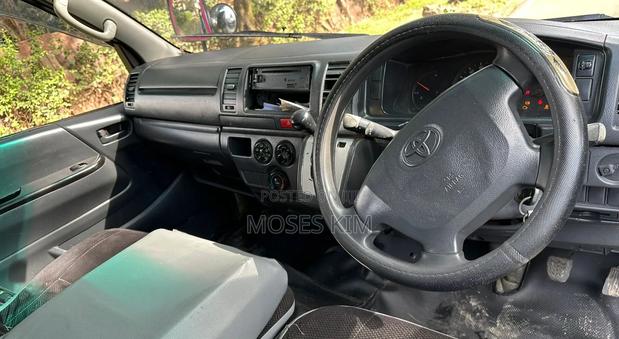 Toyota HiAce 2015 White - thumbnail 5