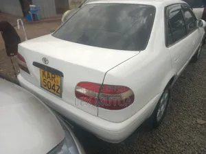 Toyota Corolla 1998 White