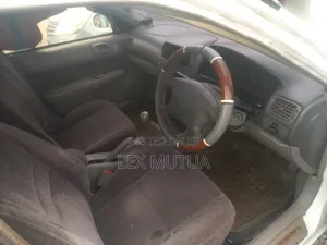 Toyota Corolla 1998 White