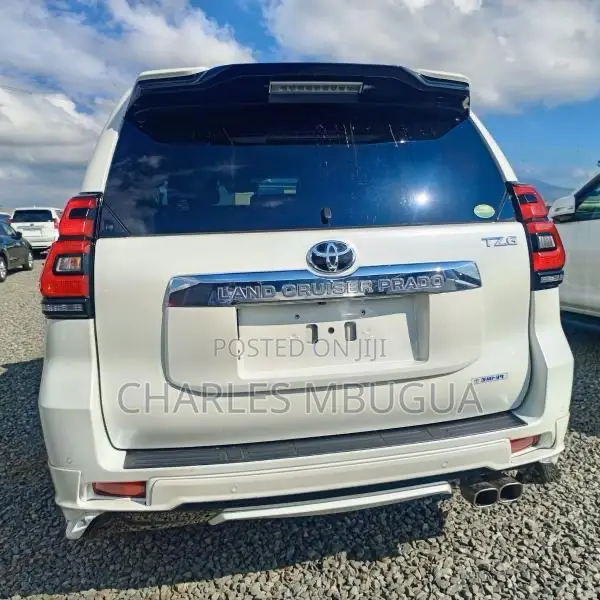 Toyota Land Cruiser Prado 2.8 2019 White
