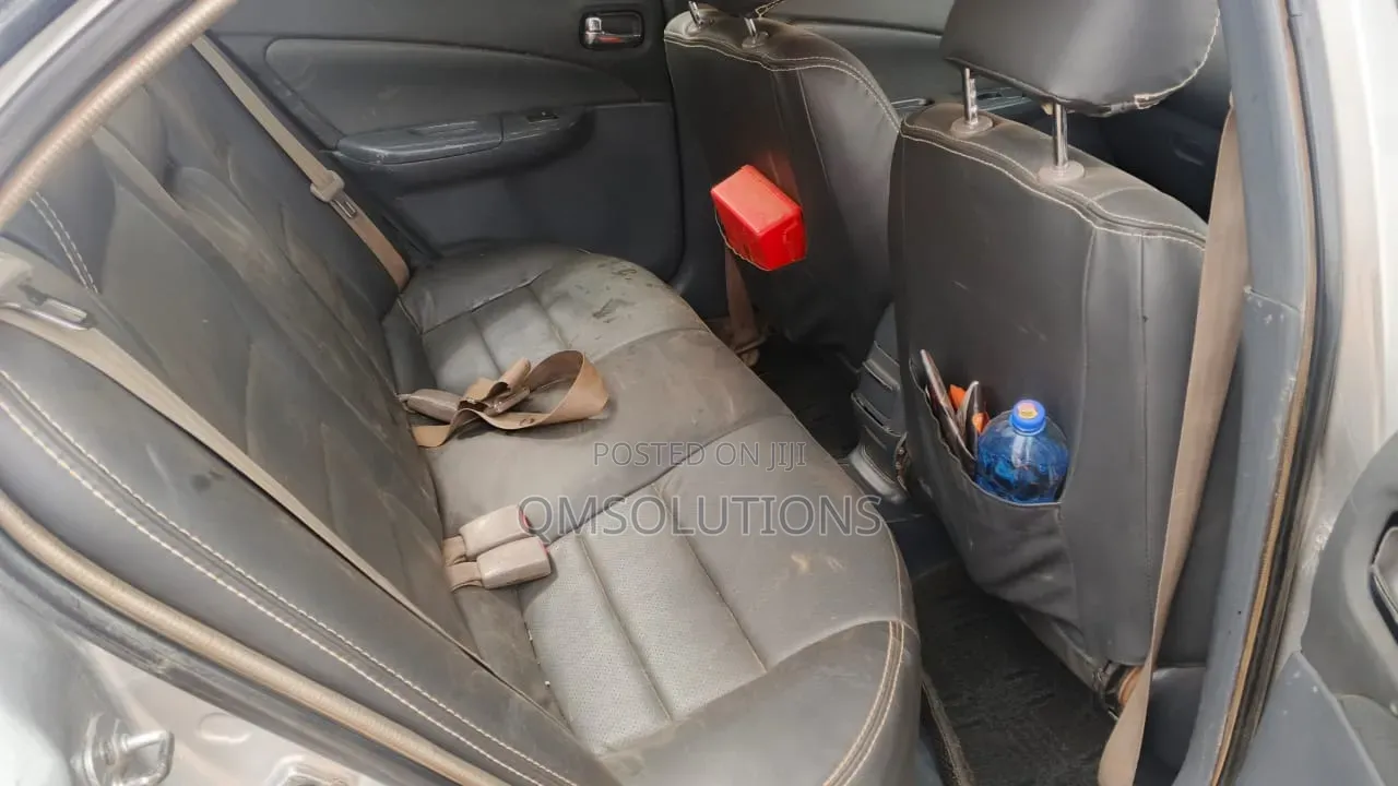 Nissan Sunny 1998 Silver