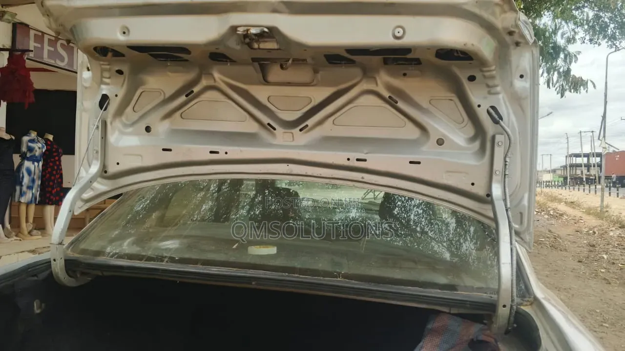 Nissan Sunny 1998 Silver
