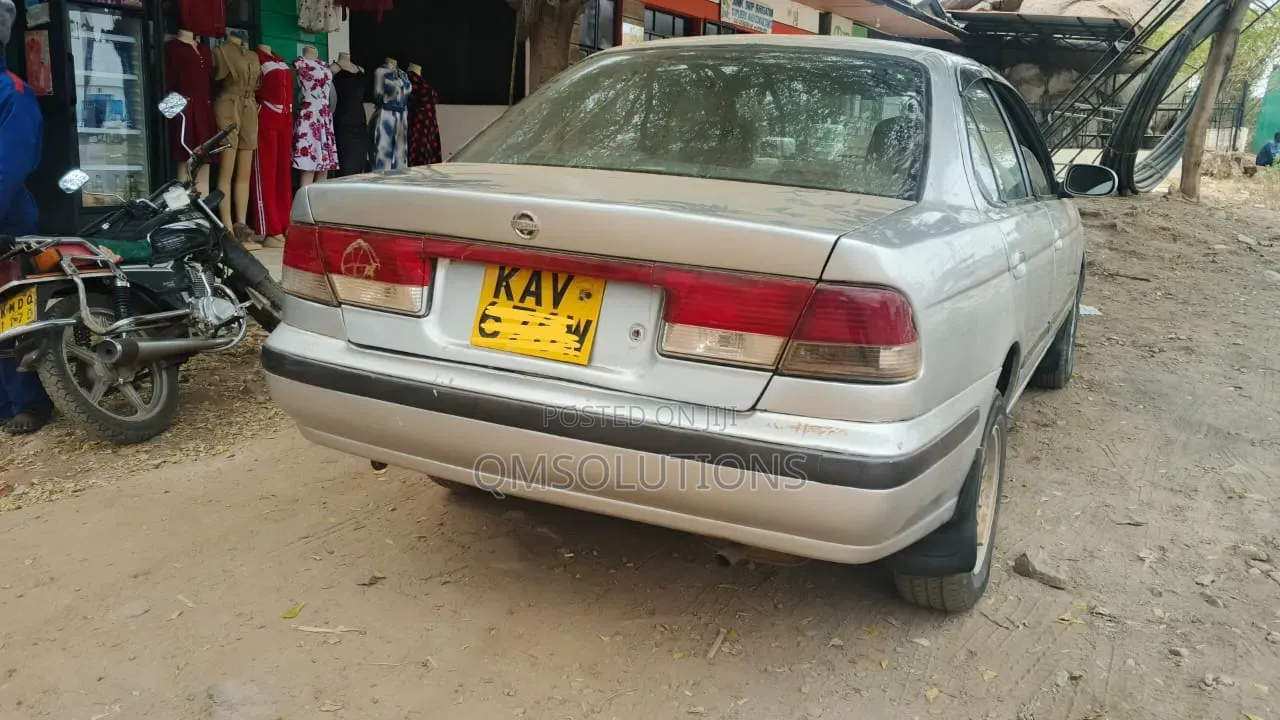 Nissan Sunny 1998 Silver