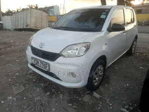 Toyota Passo 2016 White