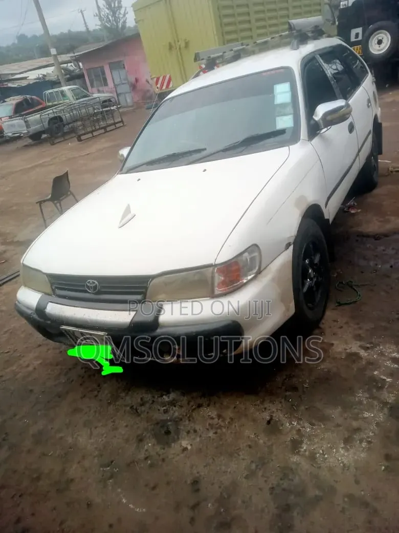 Toyota Corolla 1998 White