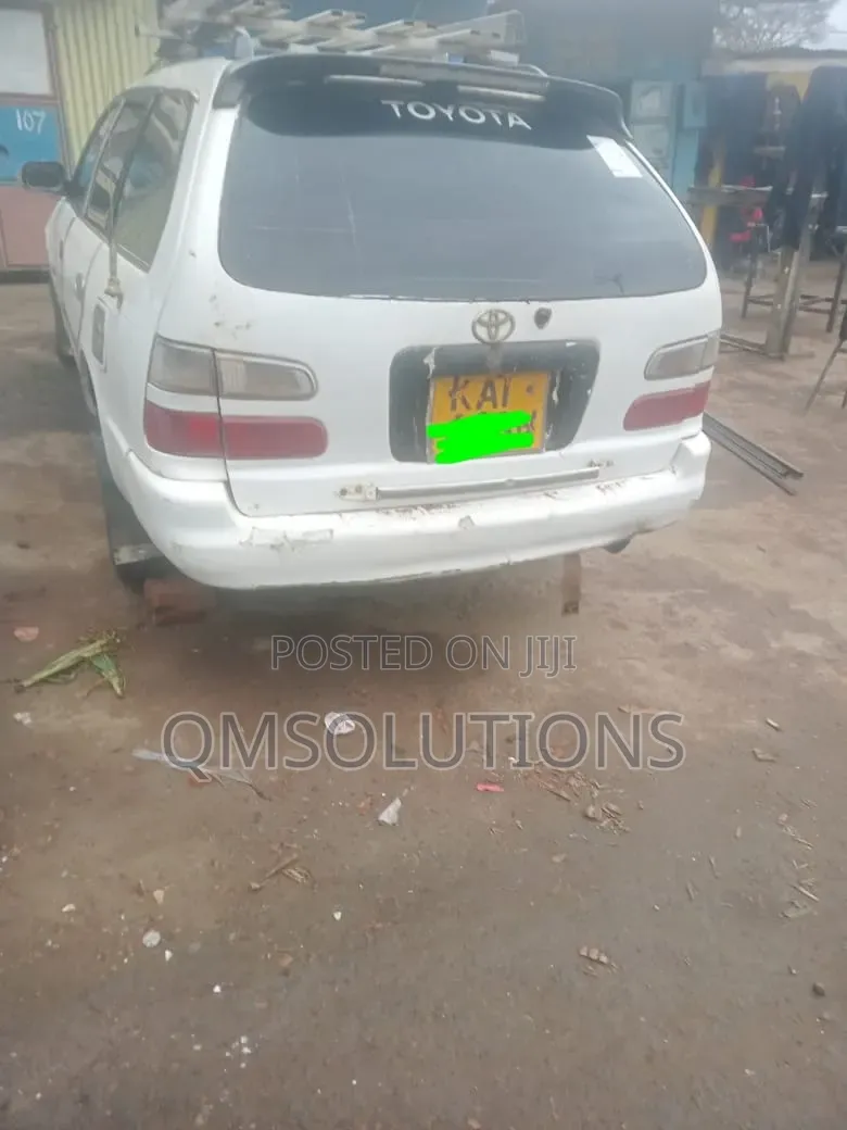 Toyota Corolla 1998 White