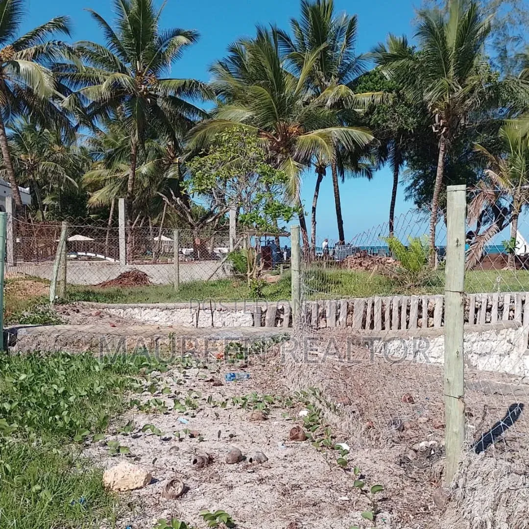 Prime Beach 1 Acre Land - Diani