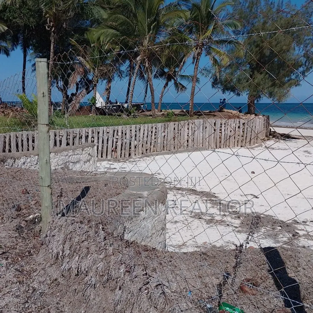Prime Beach 1 Acre Land - Diani