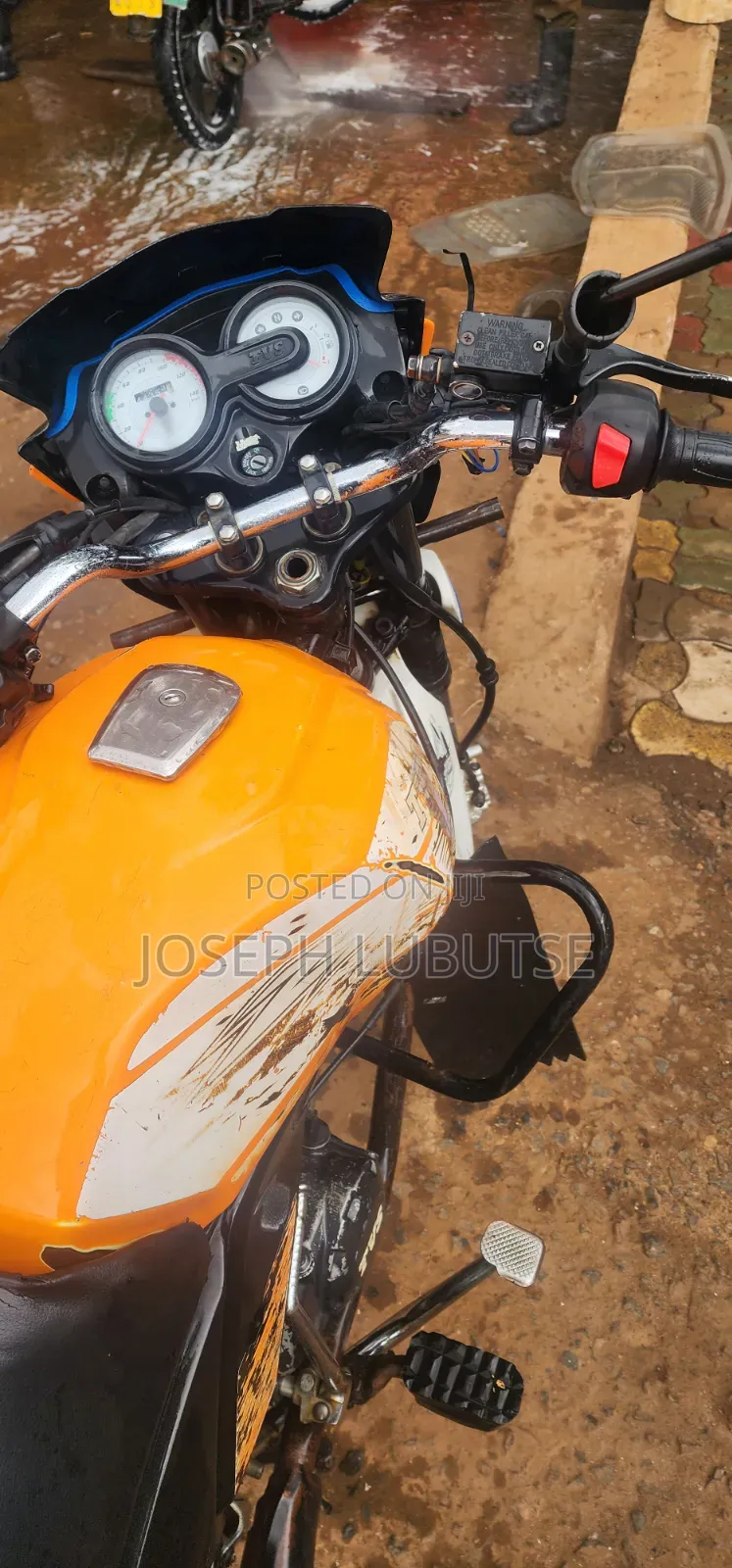 New TVS HLX 125 2024 Orange