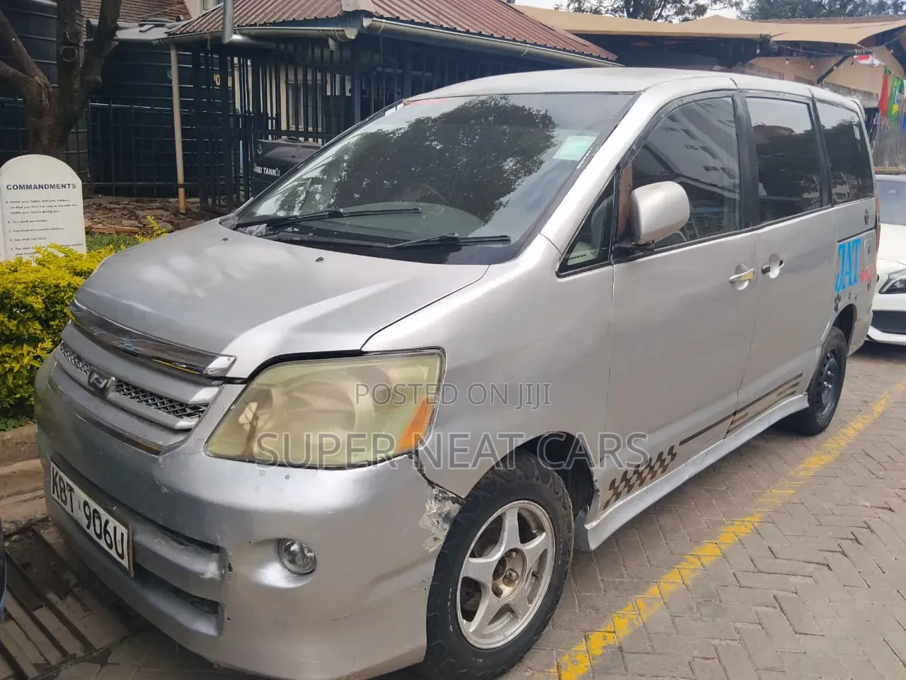 Toyota Noah 2005 Silver