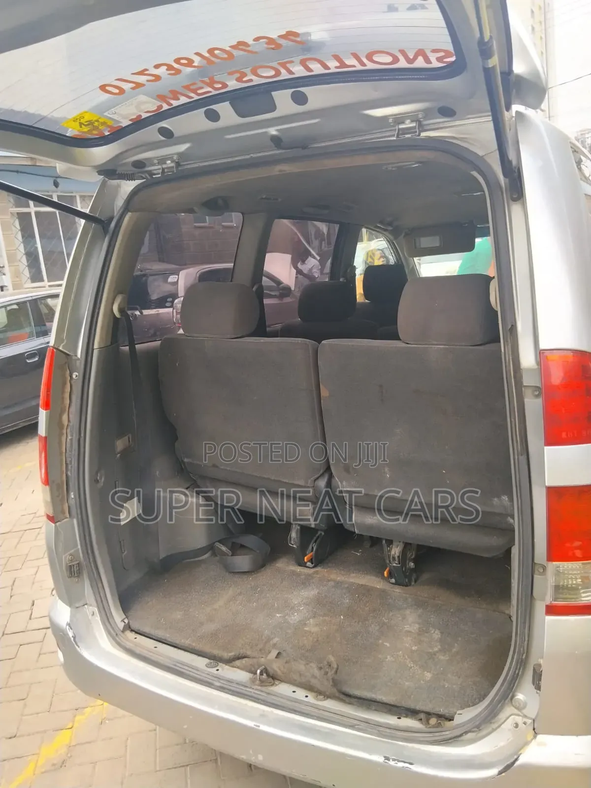 Toyota Noah 2005 Silver