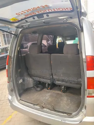 Toyota Noah 2005 Silver