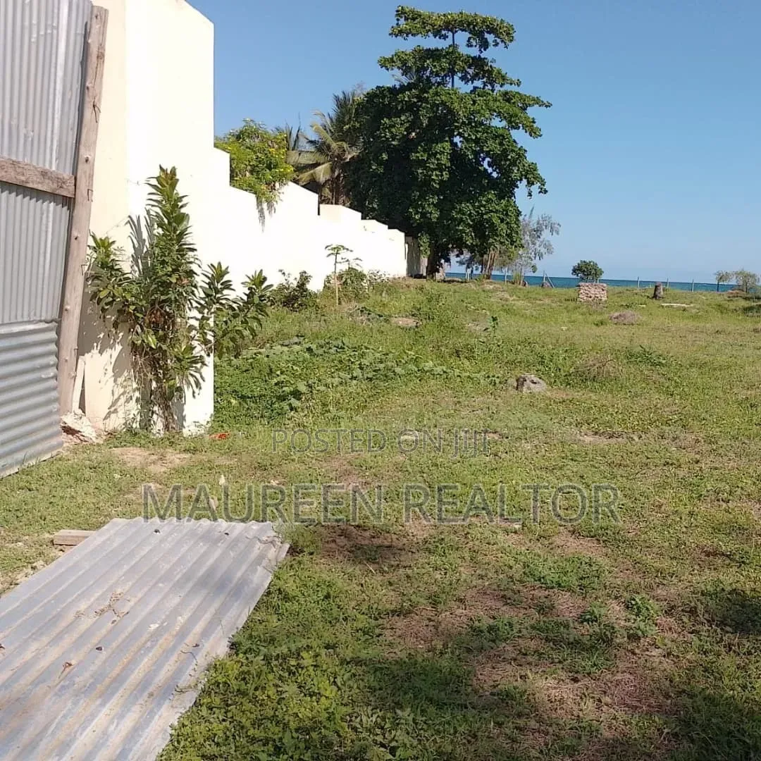 Prime Beach 1 Acre Land - Diani